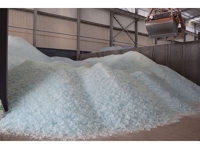 Use of sodium metasilicate pentahydrate as washing aid